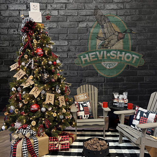 HEVI-Shot logo and decorated chrismas tree